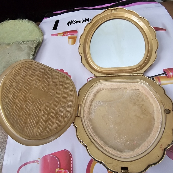 Gold Scalloped Edge Compact Mirror,ELGIN AMERICAN ,USA,STAMPED - Picture 8 of 11